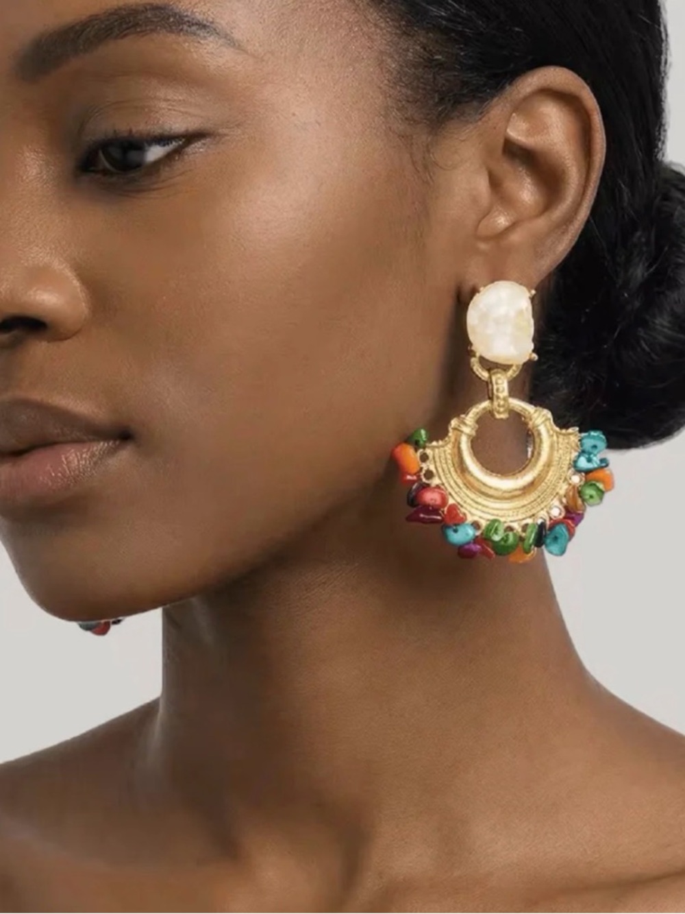 Gold Hoop Earrings with Multicolor Shell Chips  Boho Style New
